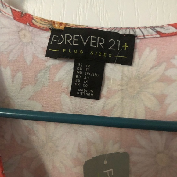 Plus size forever 21 cropped top floral pink color size 1x - Picture 5 of 5